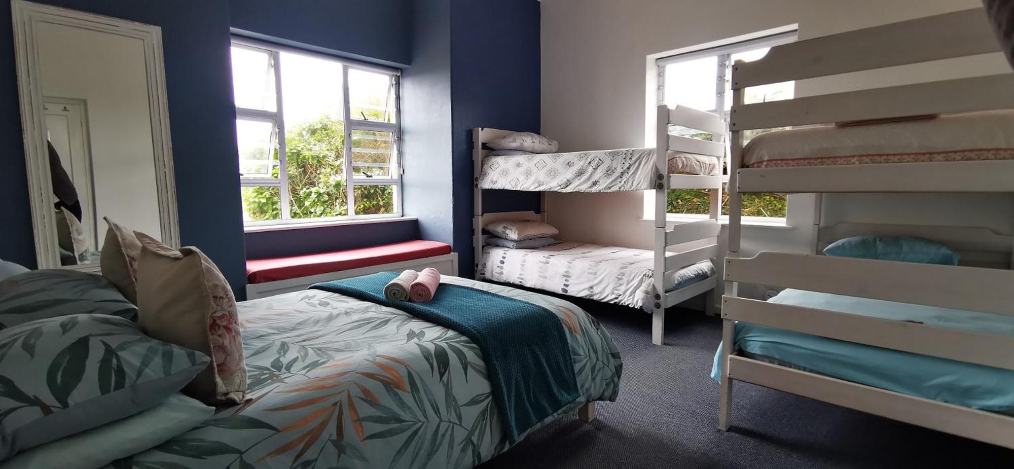Hermanus Backpackers & Budget Accommodation Екстериор снимка